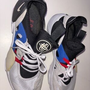 Nike Men's Shoes Size 9, gently used